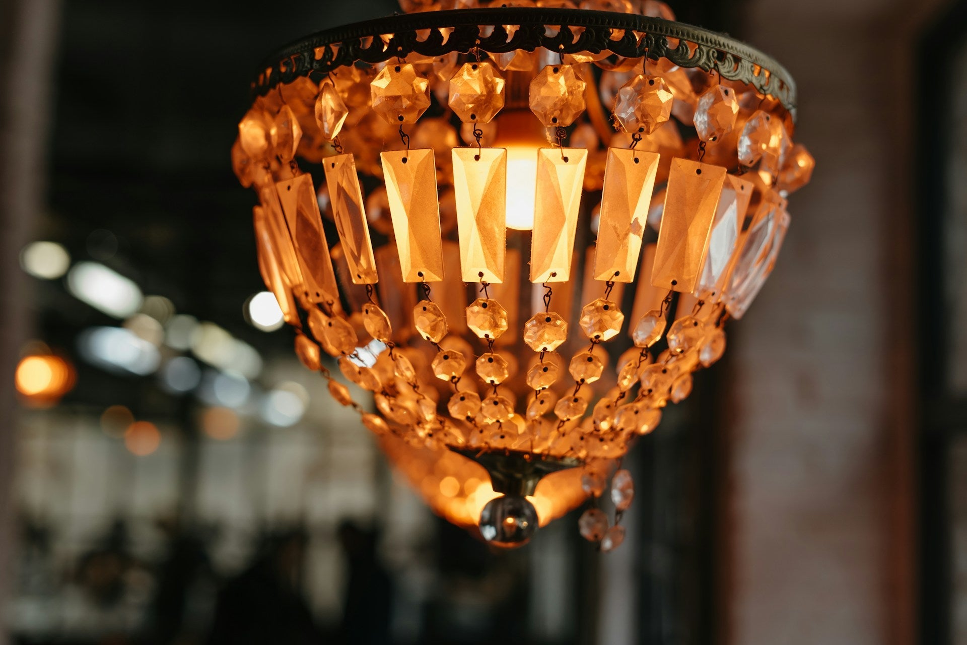 Close-to-Ceiling Lights