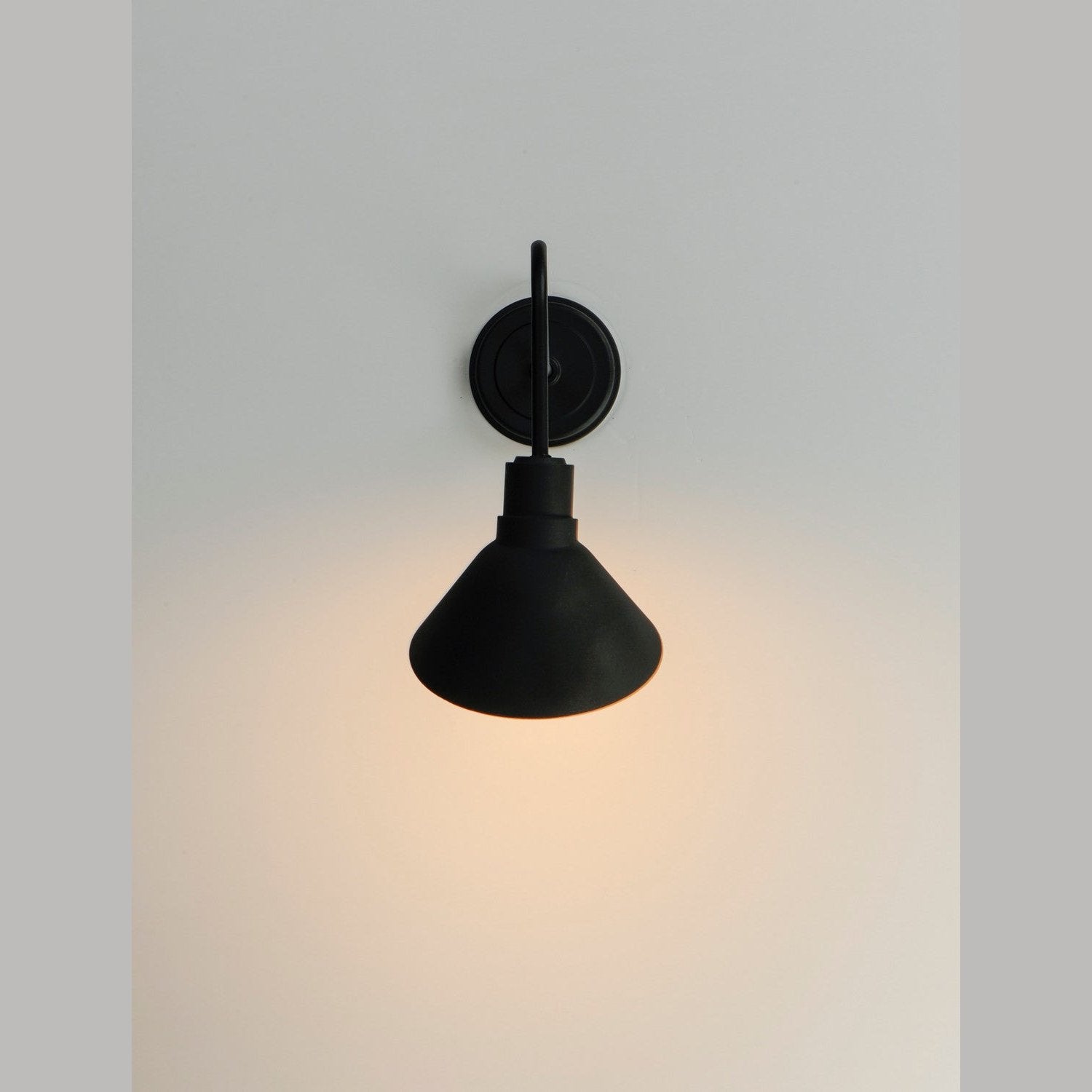 Maxim - 10116BK - One Light Outdoor Wall Lantern - Signlite - Black