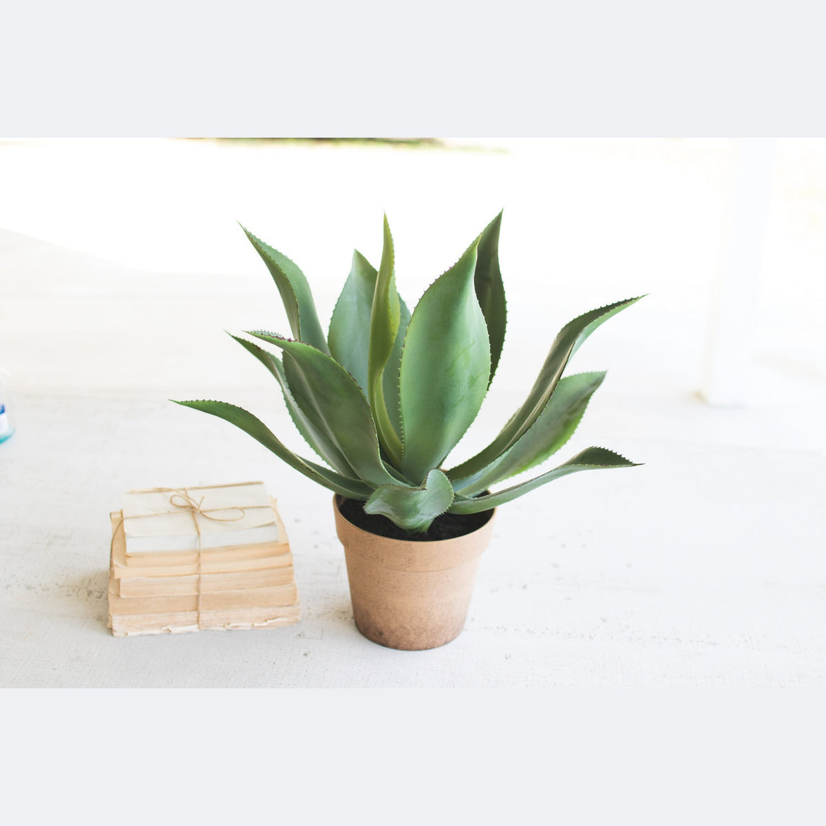 Kalalou - CYF1225 - Artificial Agave In A Painted Plastic Pot - Green