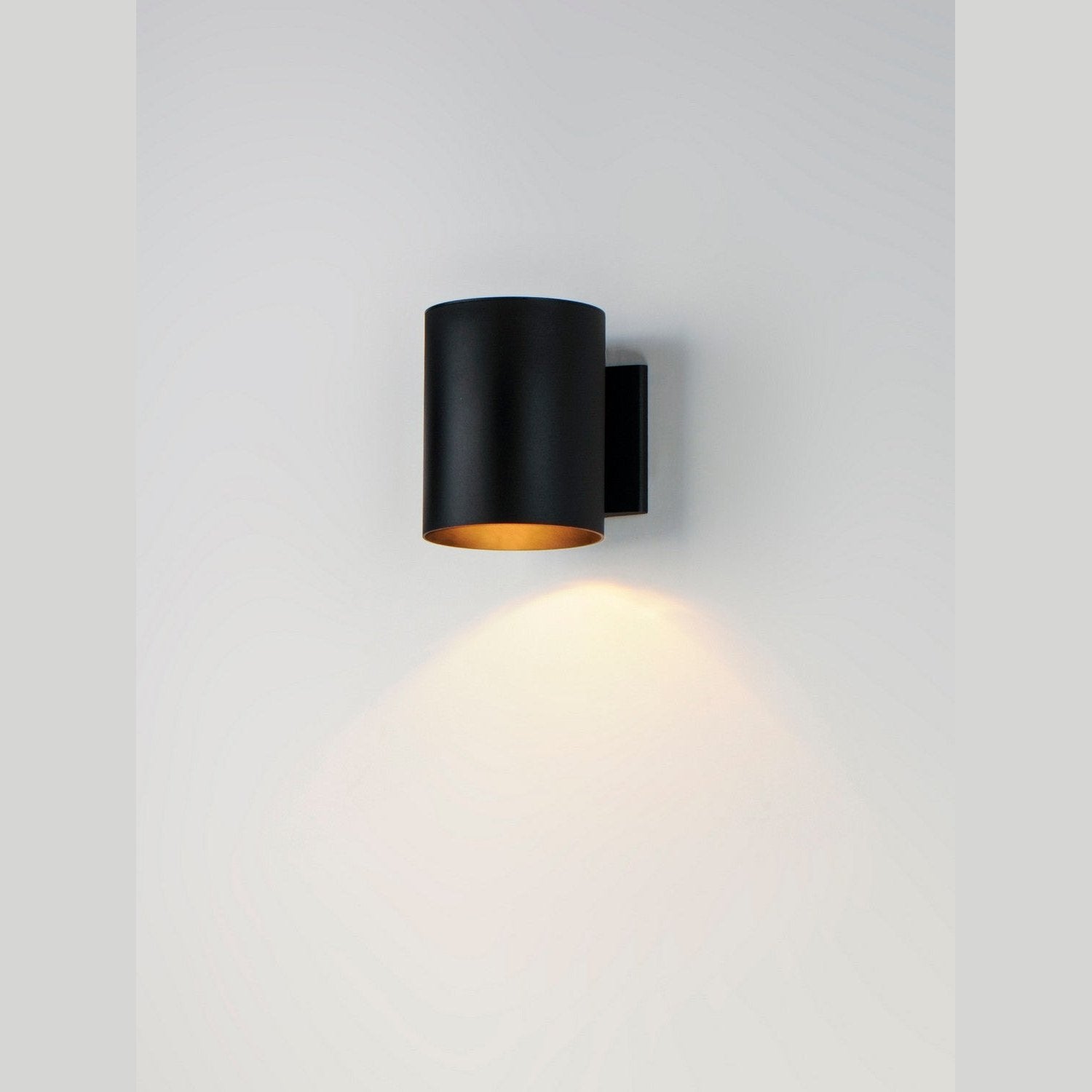 Maxim - 26101BK - One Light Outdoor Wall Lantern - Outpost - Black