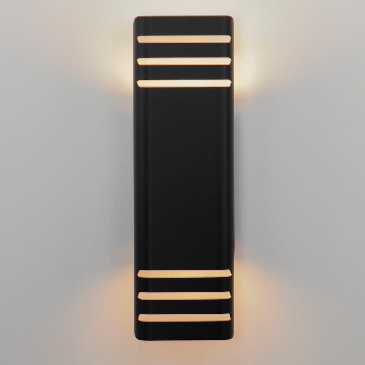 Maxim - 86176BK - LED Outdoor Wall Lantern - Lightray LED - Black