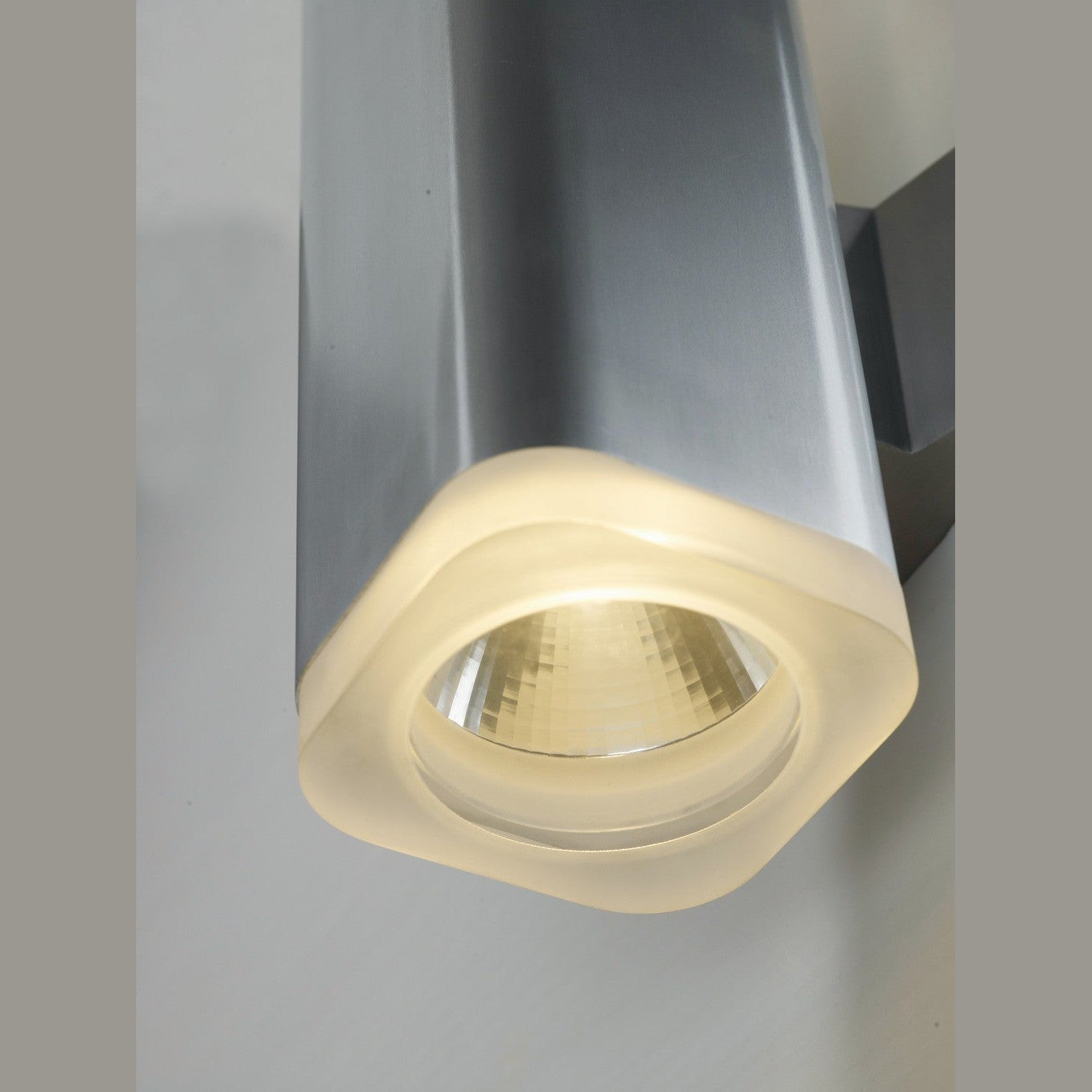 Maxim - 86109AL - LED Outdoor Wall Sconce - Lightray LED - Brushed Aluminum