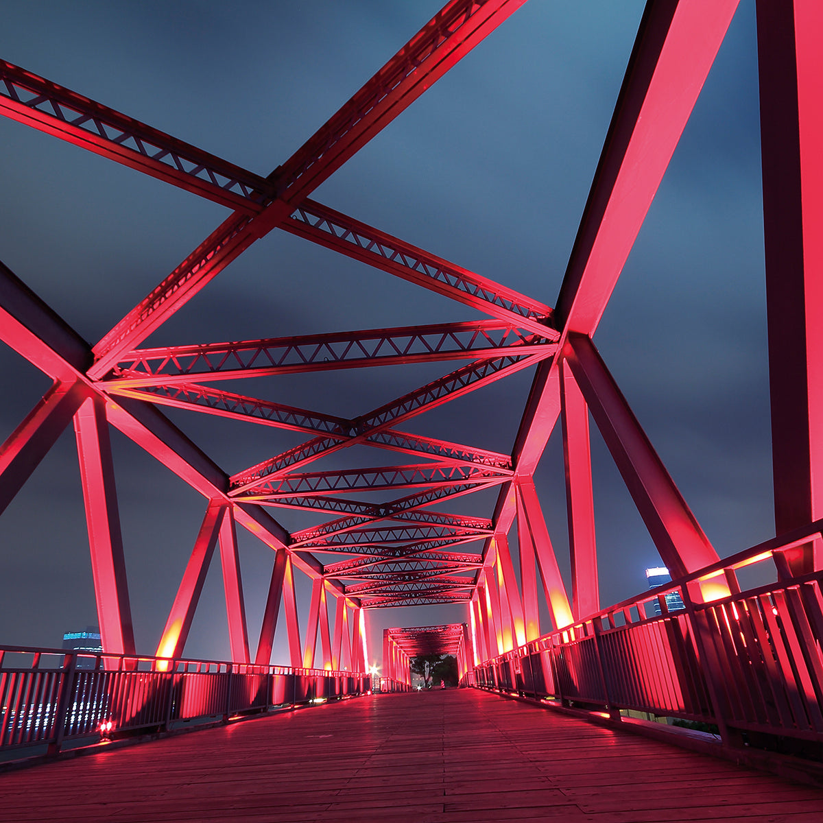 Eurofase - 22534-019 - LED Outdoor Flood Light - Outdoor - Platinum