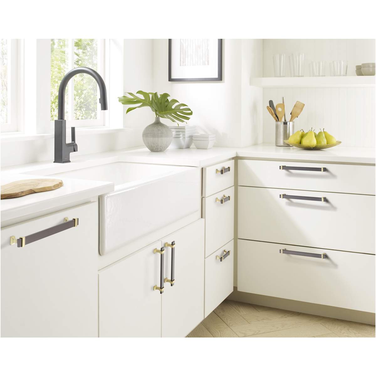 Amerock - BP36684BMB26 - Overton 8-13/16 Inch Center to Center Bar Cabinet Pull in Brushed Matte Black / Polished Chrome