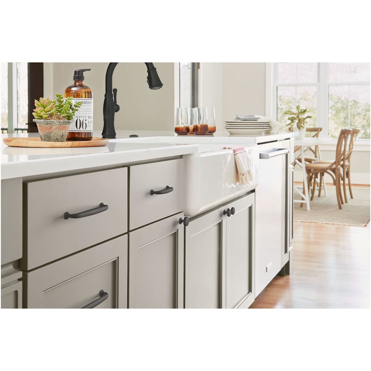 Amerock - BP36794ORB - Renown 3-3/4 Inch Center to Center Handle Cabinet Pull in Oil Rubbed Bronze