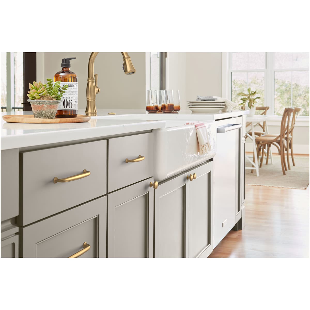 Amerock - BP3679526 - Renown 5-1/16 Inch Center to Center Handle Cabinet Pull in Polished Chrome