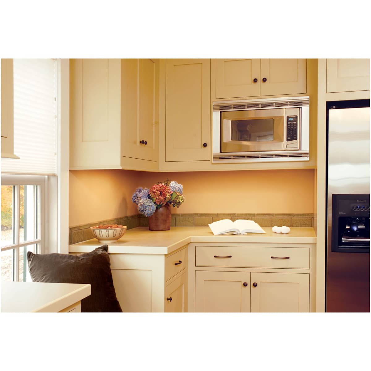 Amerock - BP53014G10 - Vaile 1-3/8 Inch Oval Cabinet Knob in Satin Nickel