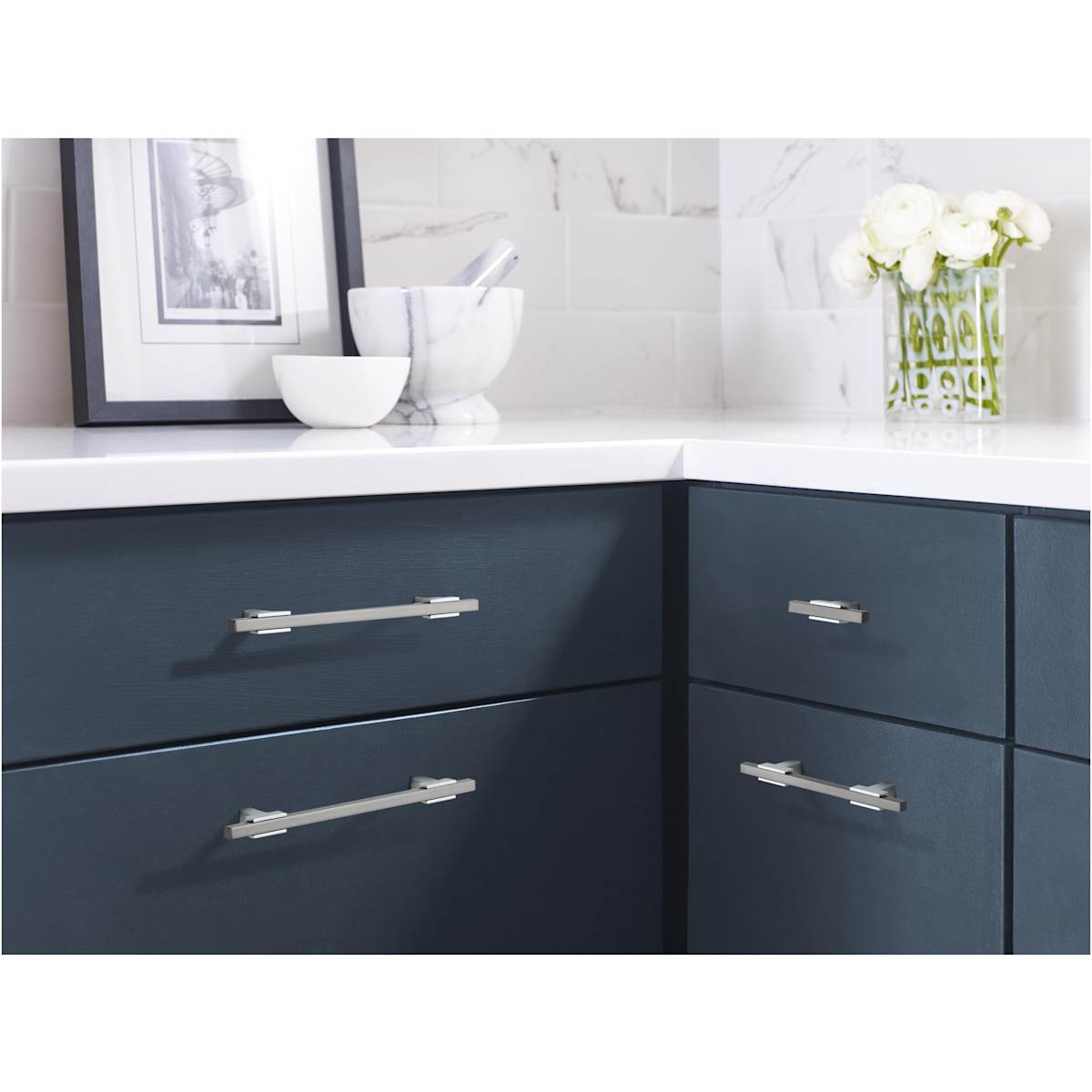 Amerock - BP778160CZMB - Urbanite 6-5/16 Inch Center to Center Bar Cabinet Pull in Champagne Bronze / Matte Black