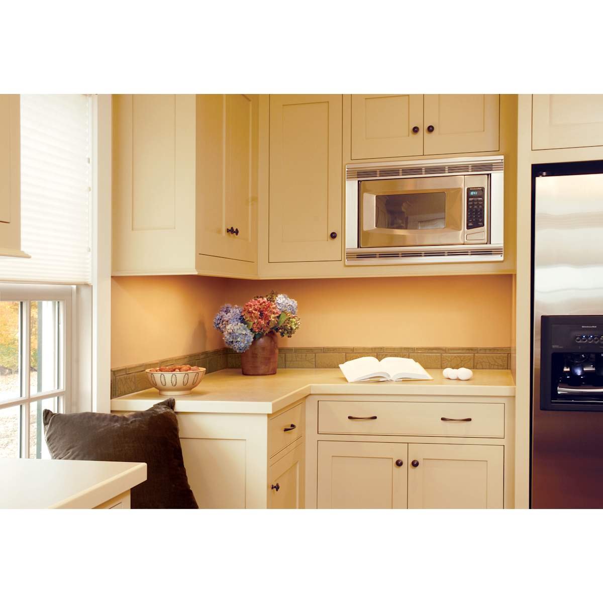 Amerock - BP802PW - Everyday Heritage 1-1/4 Inch Mushroom Cabinet Knob in White