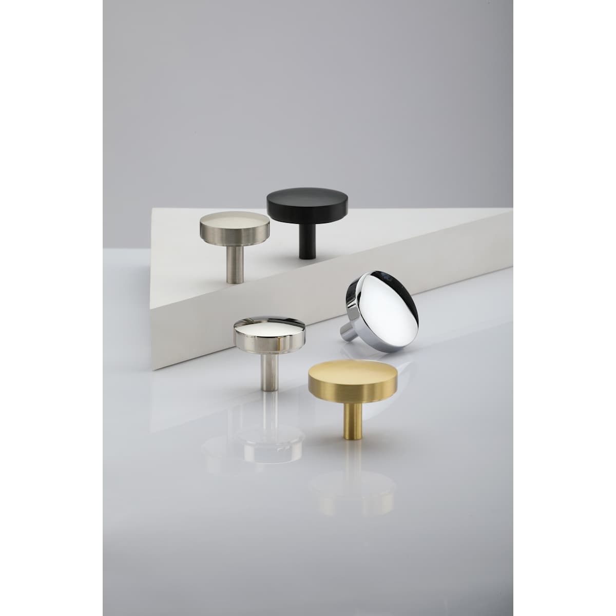 Ashley Norton - MT3875-038-PNI - Solid Brass Tayo 1-1/2 Inch Mushroom Cabinet Knob in Polished Nickel