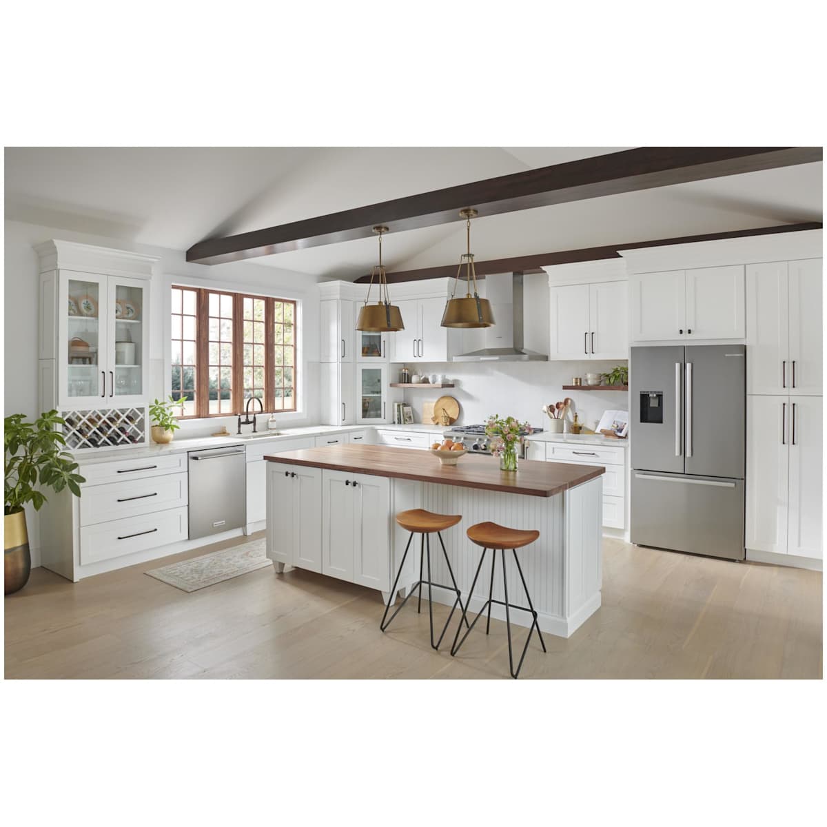 Jeffrey Alexander - 329-160PC - Loxley 6-5/16" (160mm) Center to Center Smooth Rounded Corner Cabinet Handle / Drawer Pull in Polished Chrome