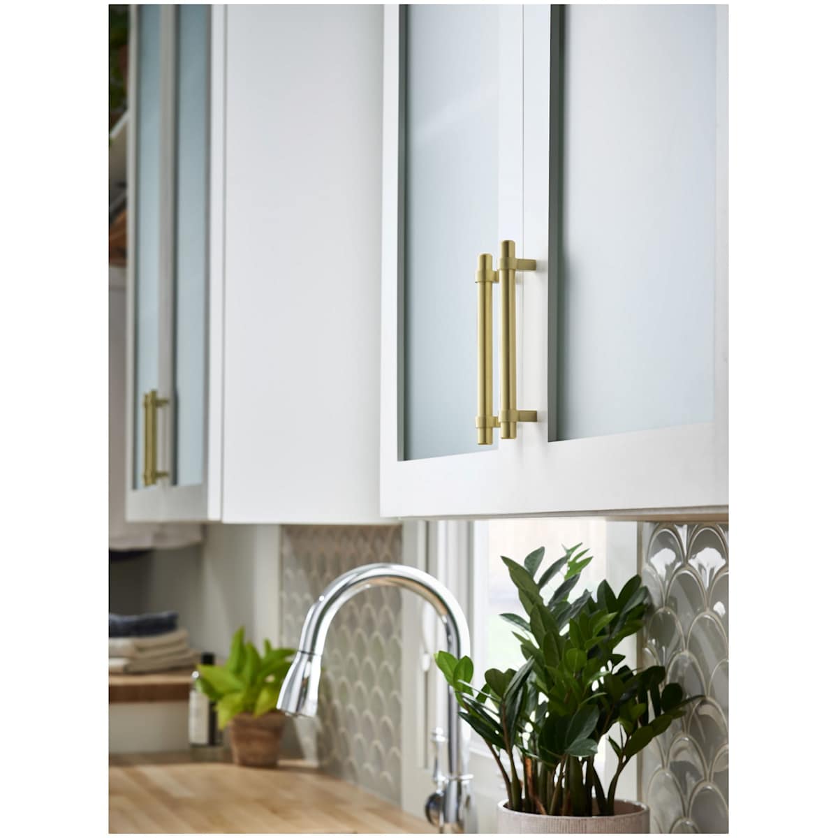 Jeffrey Alexander - 5128SN - Key Grande 5-1/16" (128 mm) Center to Center Modern Industrial Pipe Style Bar Cabinet Handle / Drawer Pull - Split Finish in Satin Nickel
