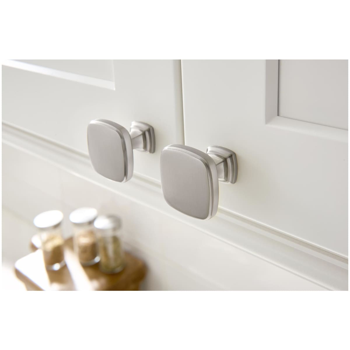 Jeffrey Alexander - 782DBAC - Fontana 1-3/8" Contemporary Ridged Square Cabinet / Drawer Knob in Brushed Oil Rubbed Bronze