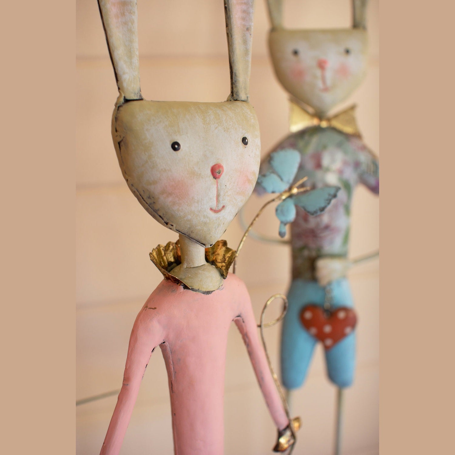 Kalalou - CHE1377 - Set Of Two Painted Metal Long Leg Boy And Girl Rabbits - Multi