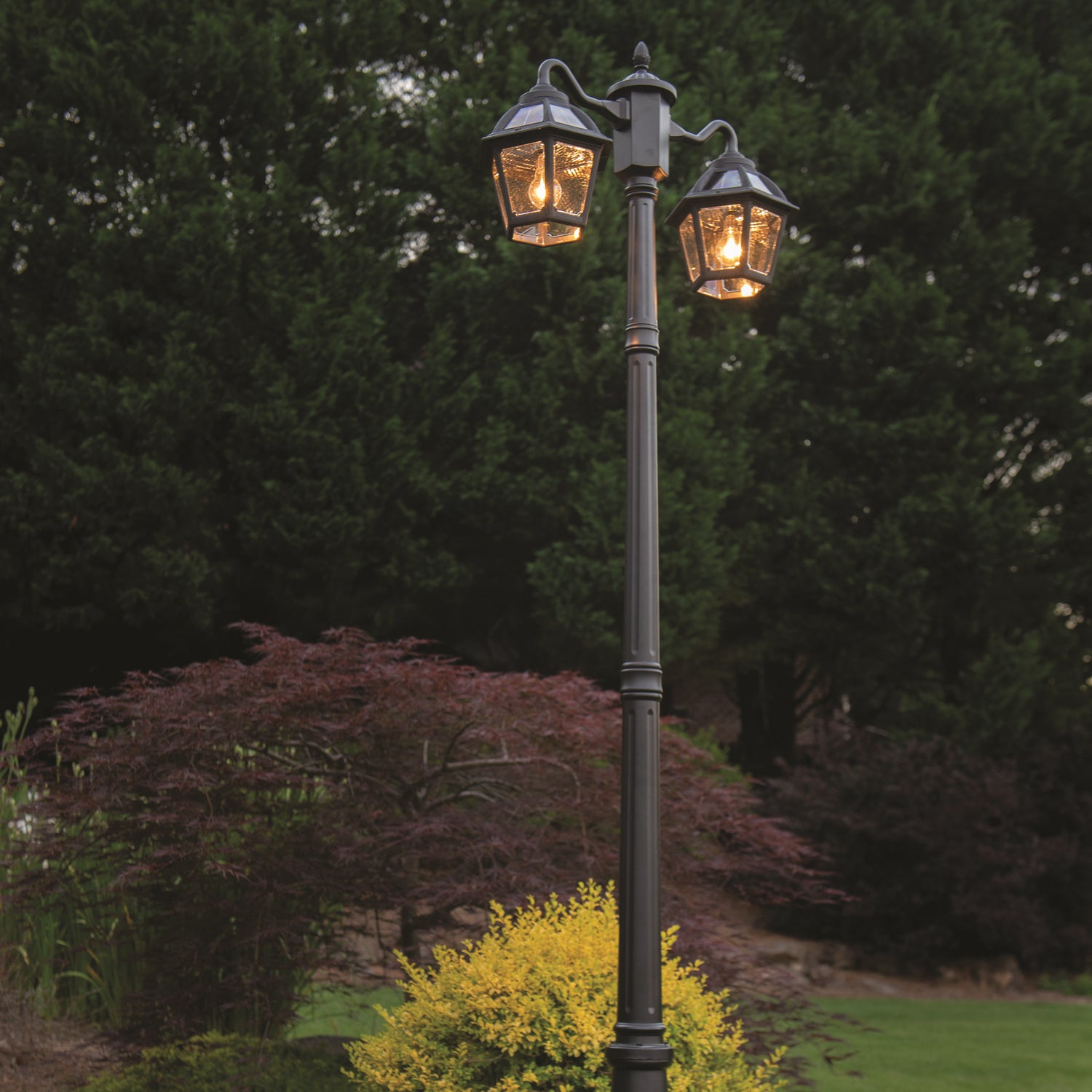 Gama Sonic - 177B50002 - Double Head Lamp Post - Black