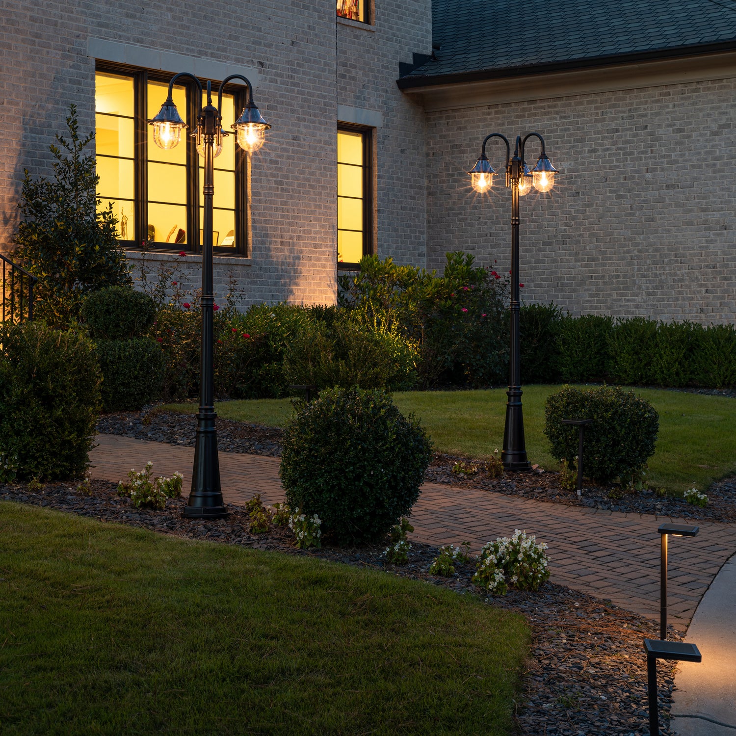 Gama Sonic - 123BM50003 - Triple Head Lamp Post - Black