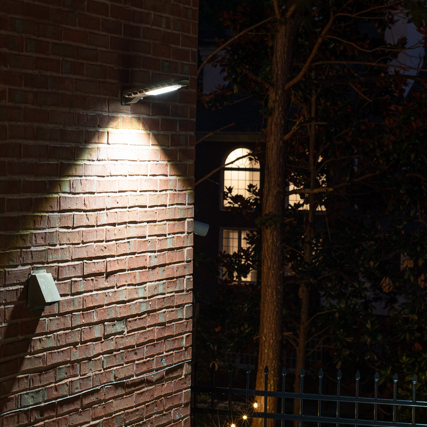 Gama Sonic - 101iST60822 - Area Light w/Motion Sensor and Timer - Grey