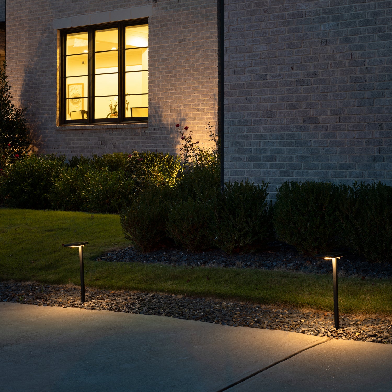 Gama Sonic - 117i90480 - Path Light with 3 Ground Stake Mounting Options - Bronze