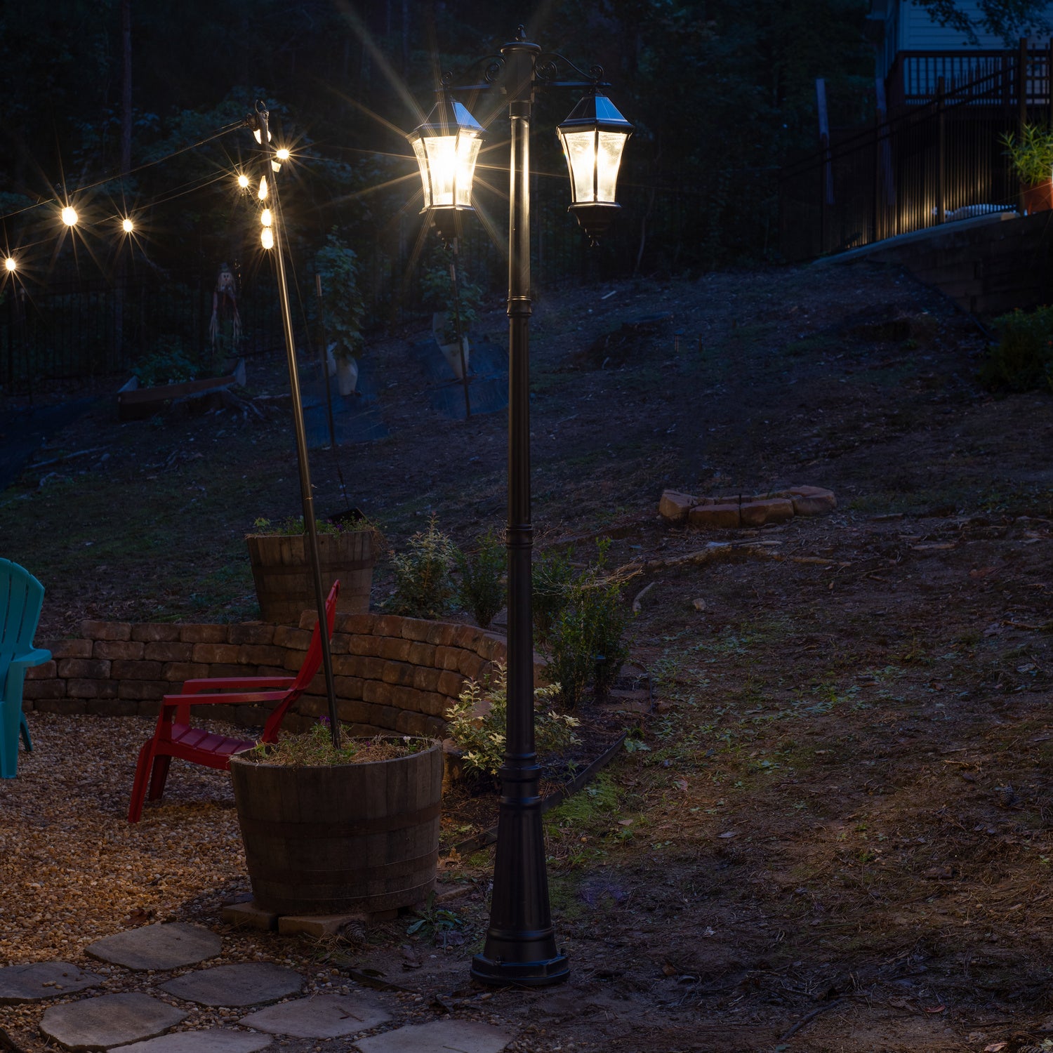 Gama Sonic - 94BM500D2 - Solar Lamp Post with Double Downward Lights - Black