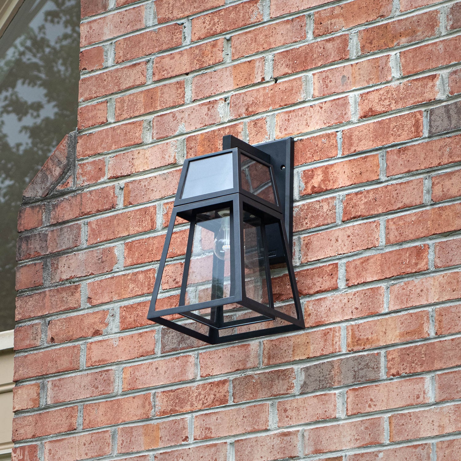Gama Sonic - 66B50010 - Solar Wall Light - Black