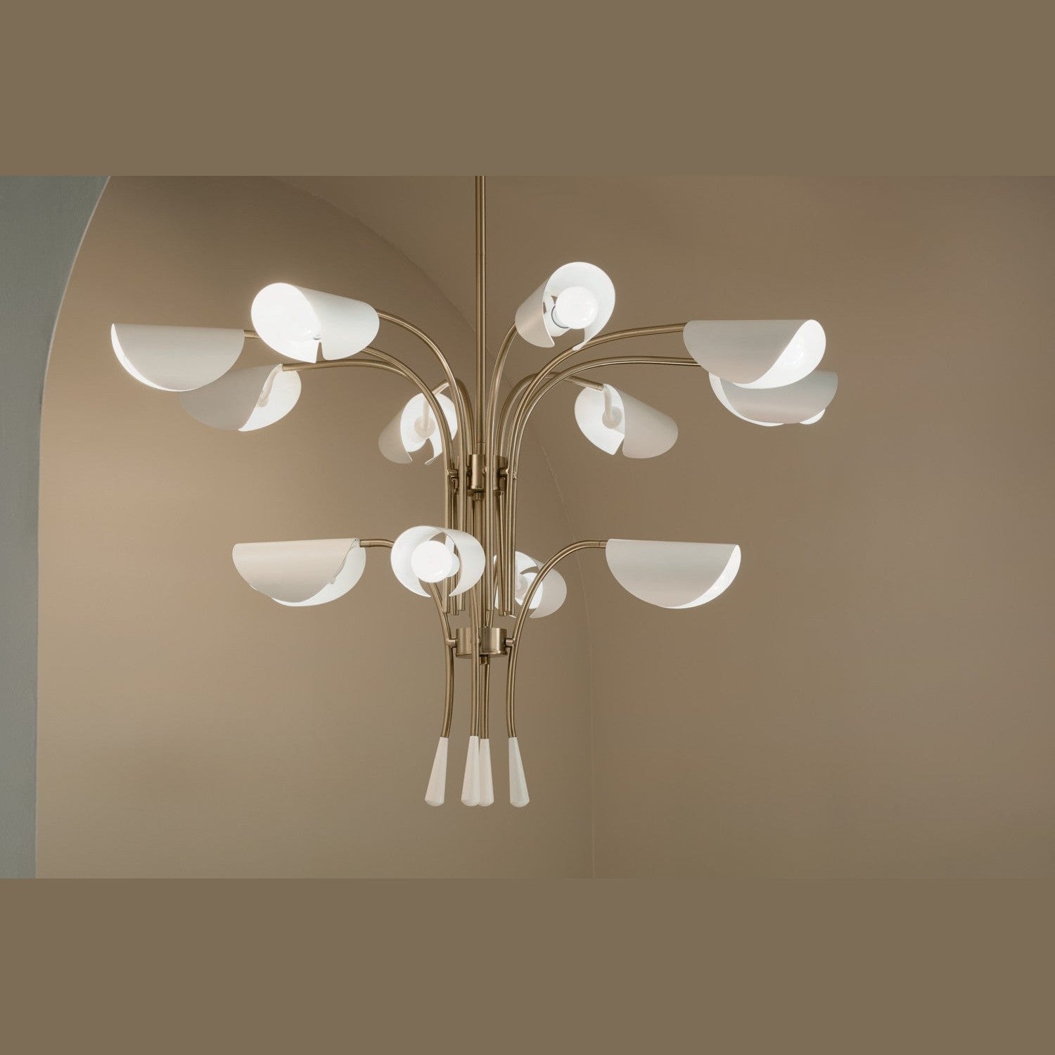 Kichler - 52561CPZWH - 12 Light Chandelier - Arcus - Champagne Bronze