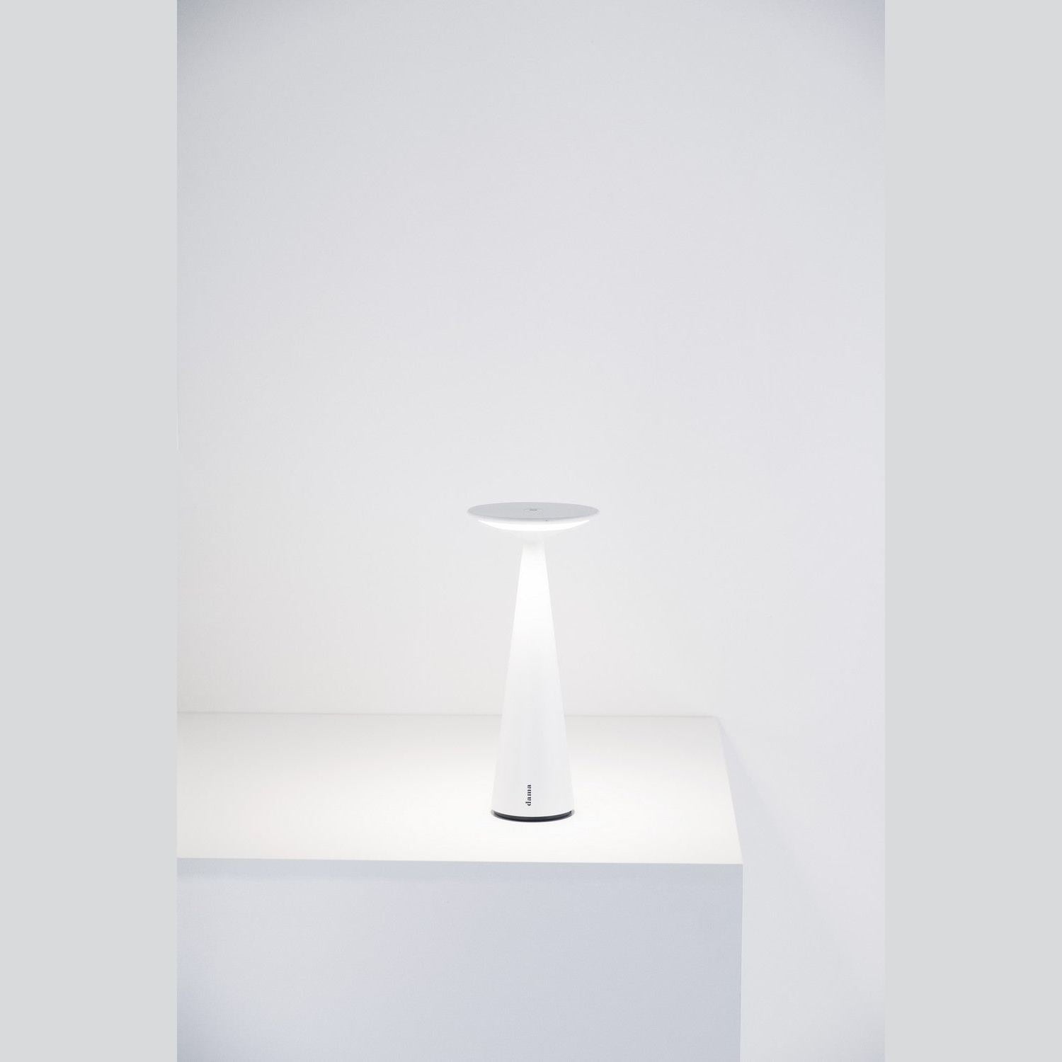 Zafferano - LD0610B3 - LED Table Lamp - Dama - White