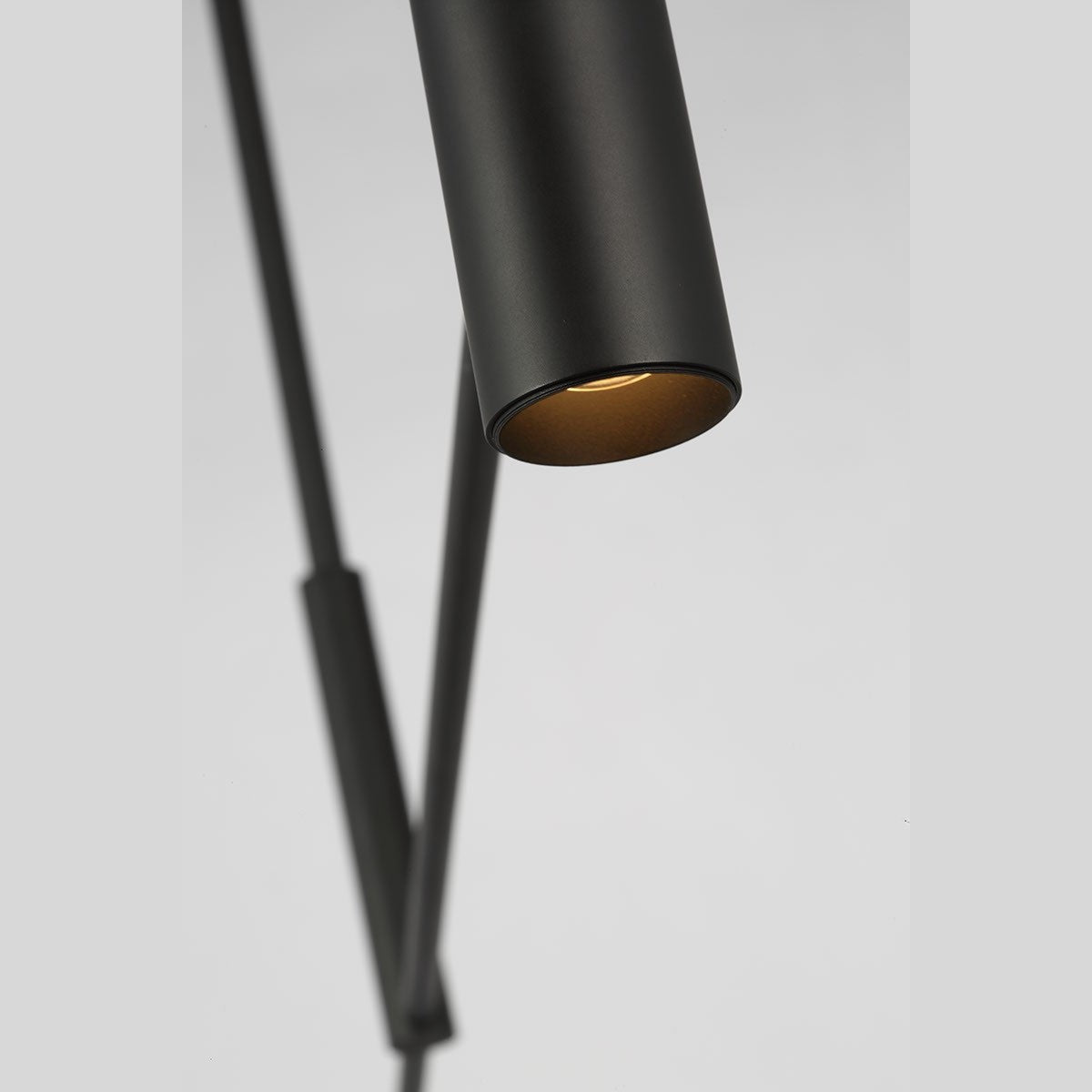 Visual Comfort Modern - SLLS57130B - LED Linear Chandelier - Ponte - Nightshade Black