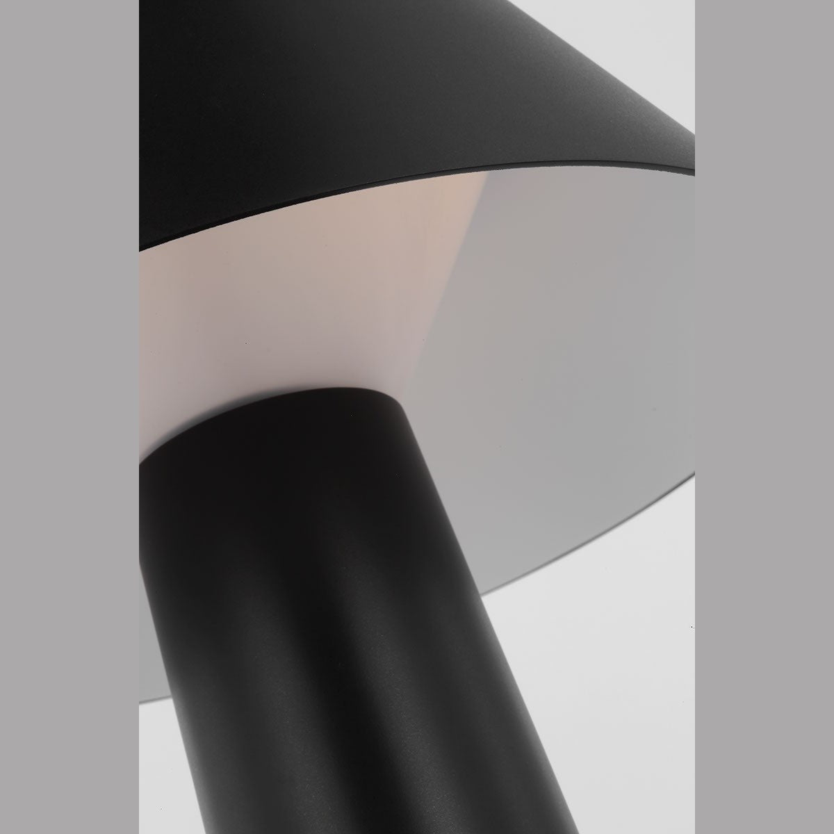 Visual Comfort Modern - SLTB56927B - LED Table Lamp - Sesa - Black