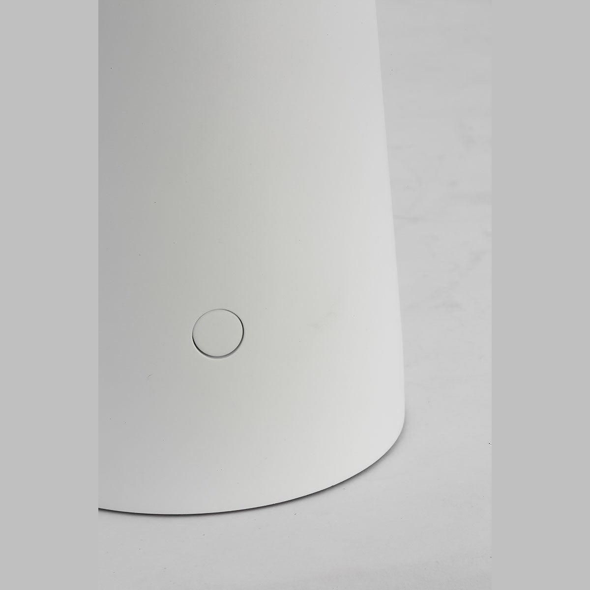 Visual Comfort Modern - SLTB56927W - LED Table Lamp - Sesa - Matte White