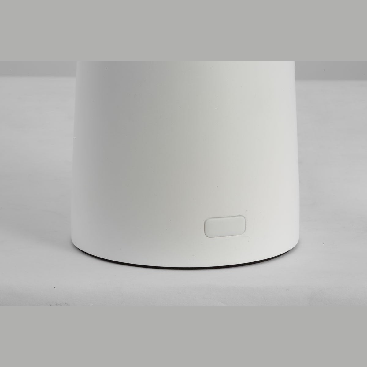 Visual Comfort Modern - SLTB56927W - LED Table Lamp - Sesa - Matte White