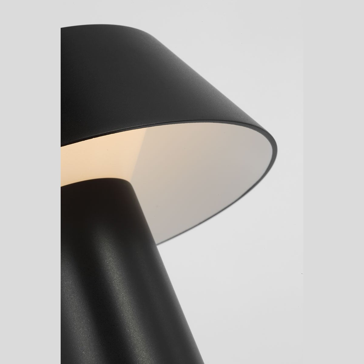 Visual Comfort Modern - SLTB25727B - LED Table Lamp - Sesa - Black