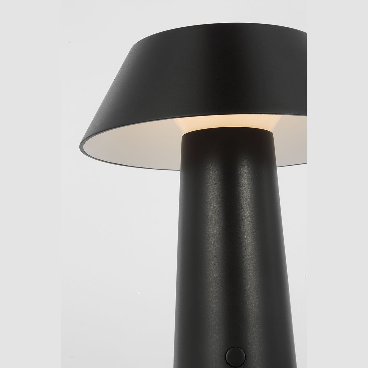 Visual Comfort Modern - SLTB25727B - LED Table Lamp - Sesa - Black
