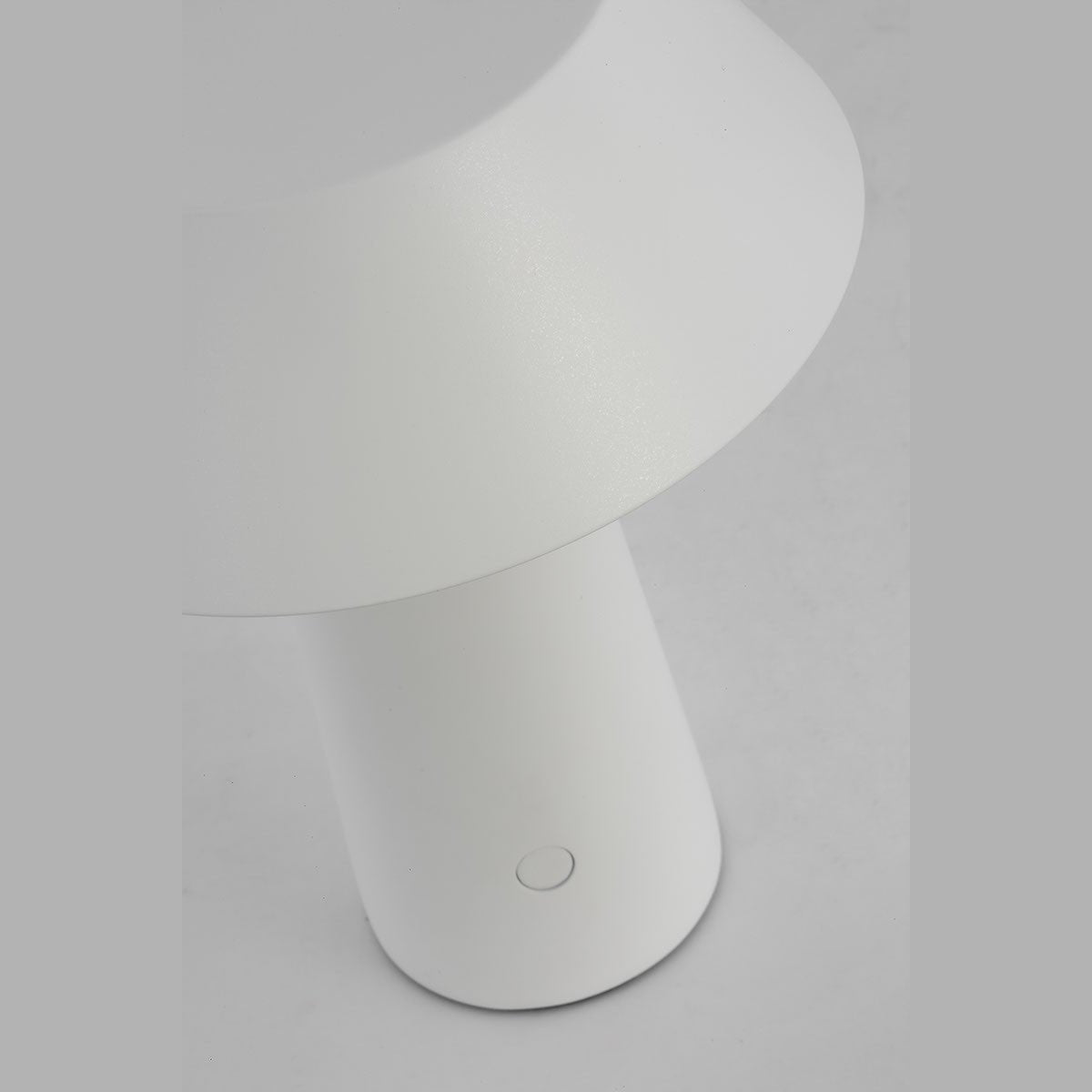 Visual Comfort Modern - SLTB25727W - LED Table Lamp - Sesa - Matte White