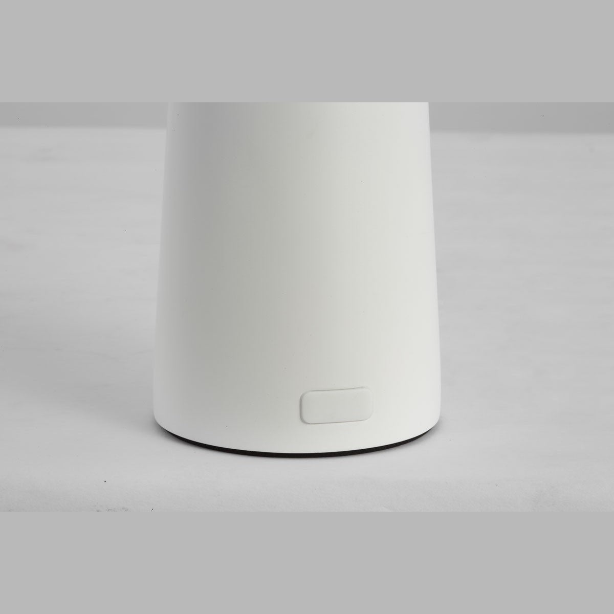 Visual Comfort Modern - SLTB25727W - LED Table Lamp - Sesa - Matte White