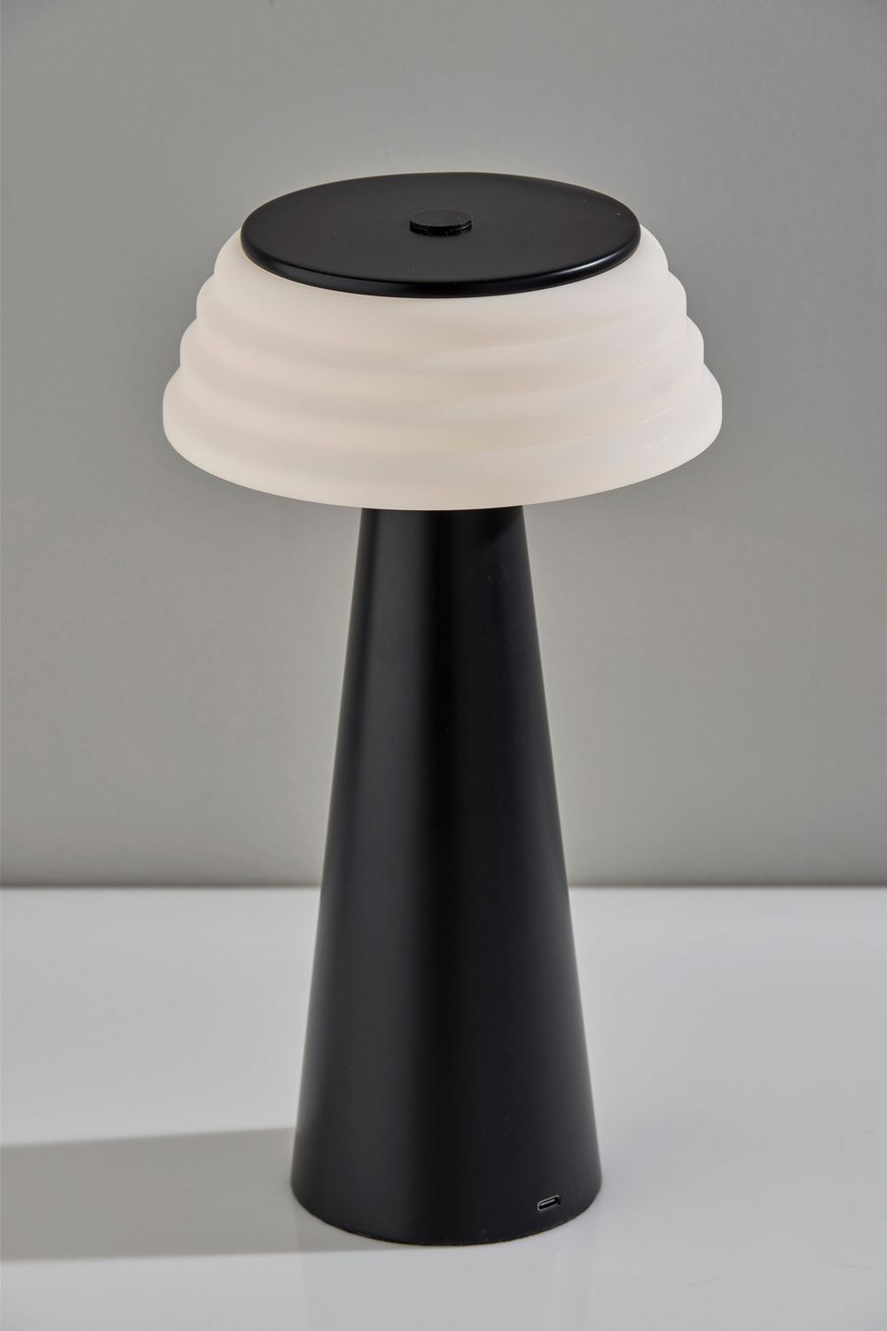 Adesso Home - 3112-01 - LED Table Lamp - Jacky - Black