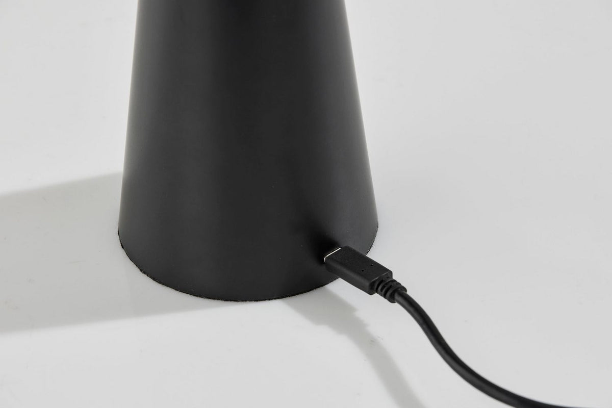 Adesso Home - 3114-01 - LED Table Lamp - Ozzie - Black