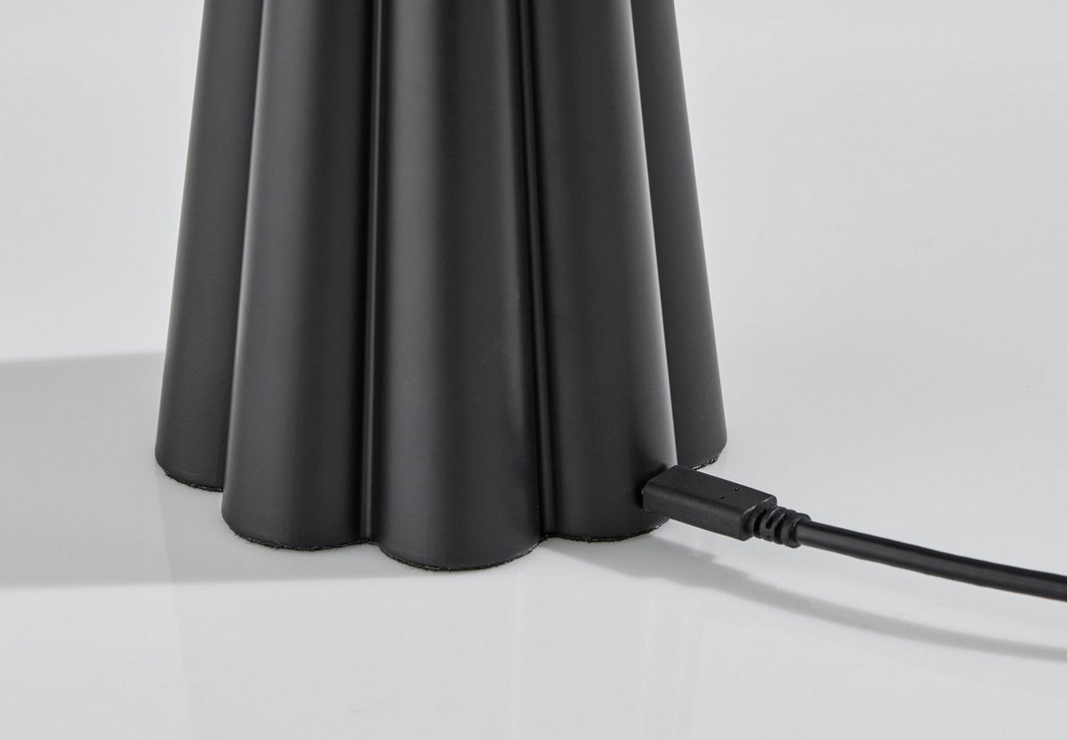 Adesso Home - 3118-01 - LED Table Lamp - Mattie - Black