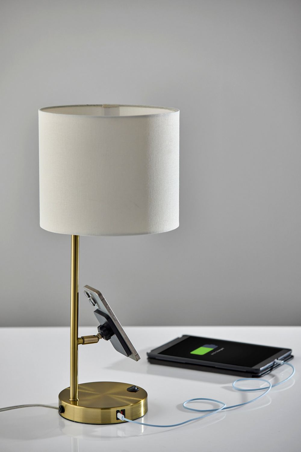 Adesso Home - 2610-21 - Desk Lamp - Wyatt - Antique Brass