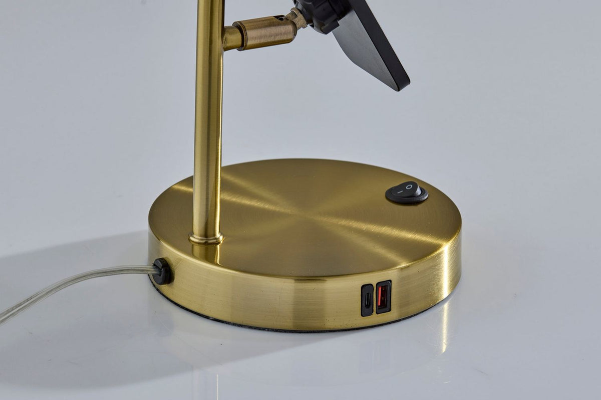 Adesso Home - 2610-21 - Desk Lamp - Wyatt - Antique Brass