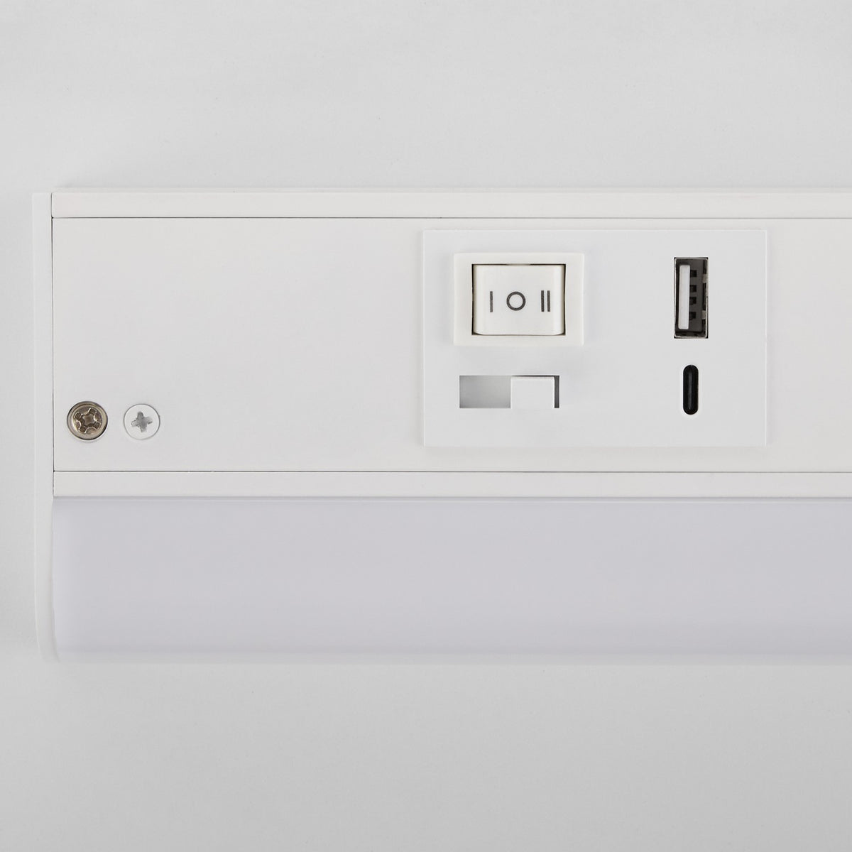 Quorum - 909-18-8 - LED Under Cabinet Light - Studio White