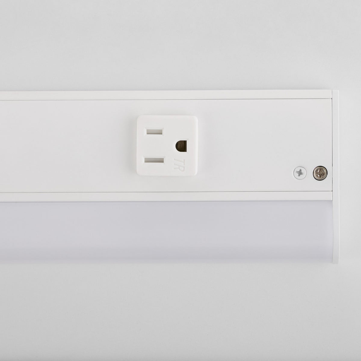 Quorum - 909-21-8 - LED Under Cabinet Light - Studio White