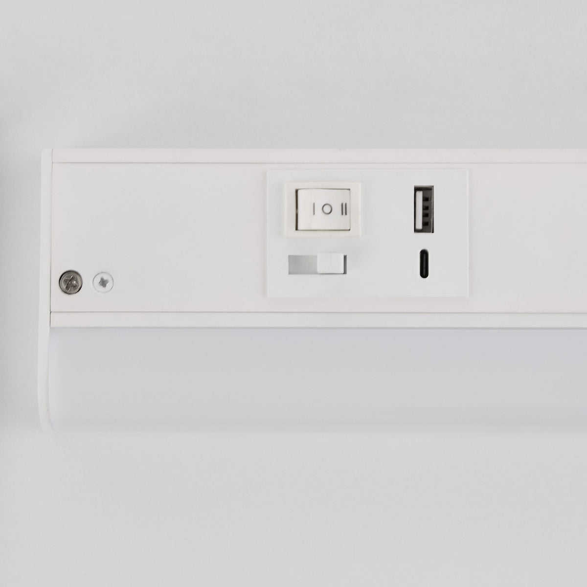 Quorum - 909-24-8 - LED Under Cabinet Light - Studio White