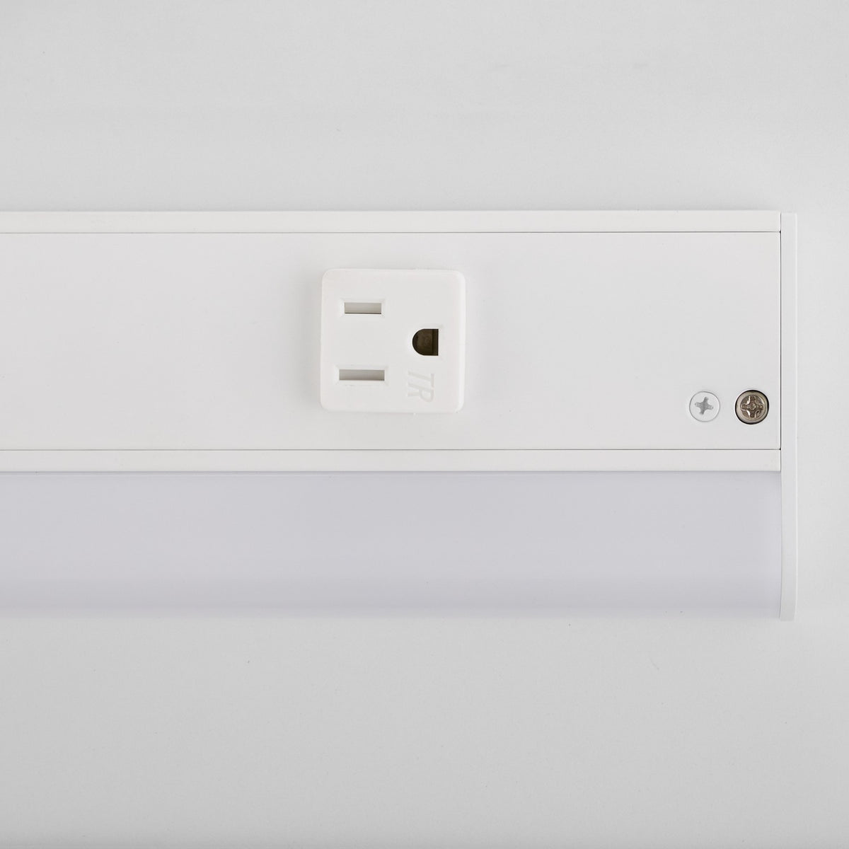 Quorum - 909-9-8 - LED Under Cabinet Light - Studio White