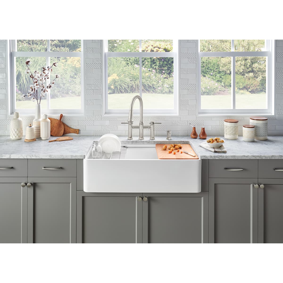 Top Knobs - M1121 - Bergen 1-1/4 Inch Mushroom Cabinet Knob from the Dakota Collection in Polished Chrome