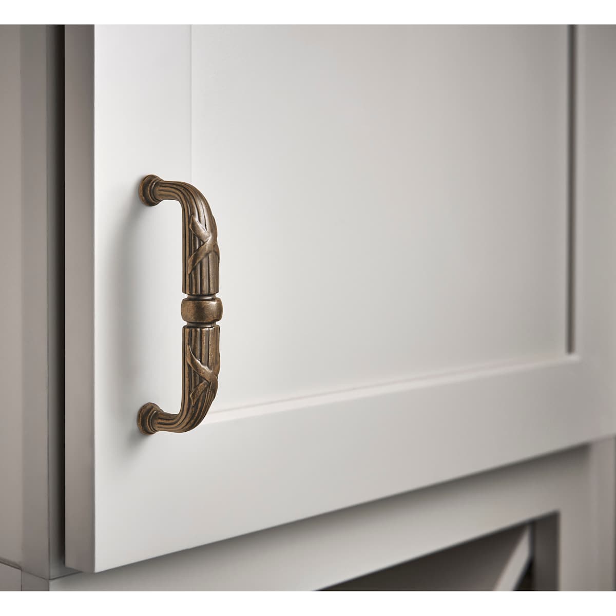 Top Knobs - M935 - Ribbon 3-3/4 Inch Center to Center Handle Cabinet Pull from the Edwardian Collection in Pewter Antique